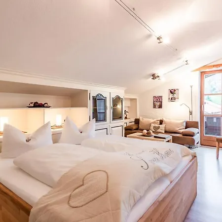 Otel Maximilian - Feines Am