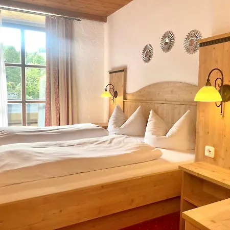 Maximilian - Feines Am Otel